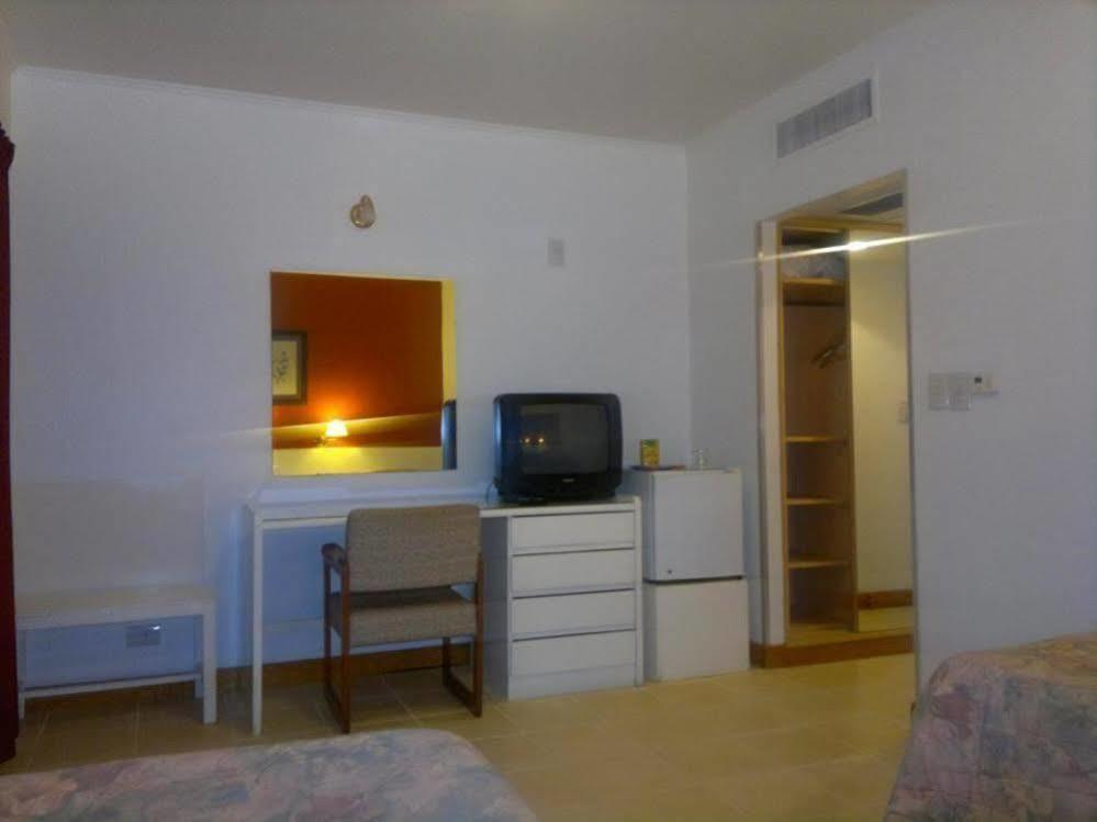 פוסאדאס Julio Cesar Hotel מראה חיצוני תמונה